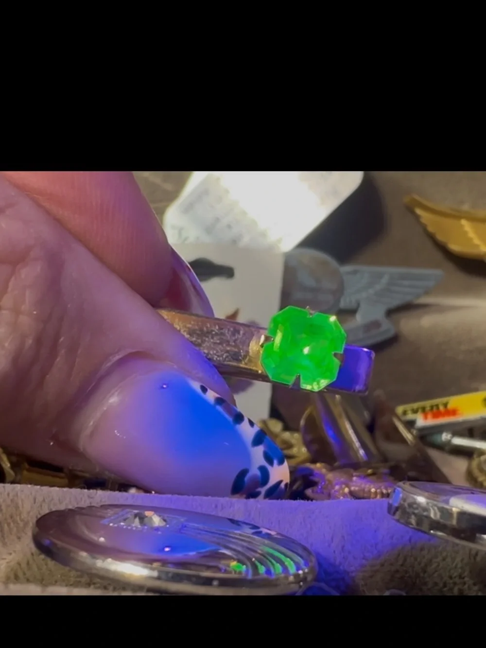 Antique uranium glass tie bar - RARE